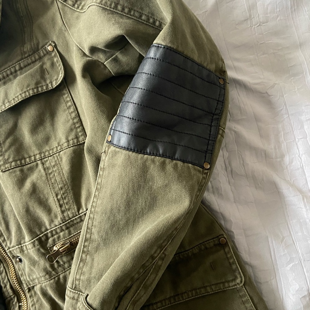 Jacket - Picture 4 of 4